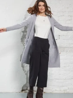 Lounge-Wear|Strickjacken & -Mäntel^Kokon Zwo 100% Merinowolle kbT Feinstrick Long-Strickjacke grau von hellgrau meliert