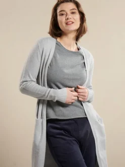 Lounge-Wear|Strickjacken & -Mäntel^Kokon Zwo 100% Merinowolle kbT Feinstrick Long-Strickjacke grau von hellgrau meliert