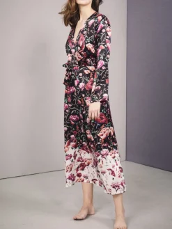Morgenmantel Lang|Morgenmantel Mit Seide^Eva B. Bitzer 100% Seide Morgenmantel ROSES von schwarz mit rotem Druck