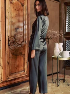 Lounge-Wear|Seidenpyjama^Marjolaine 100% Seide Pyjama SOIE FANTAISIE aus Satin von nebelgrau oder schiefergrau