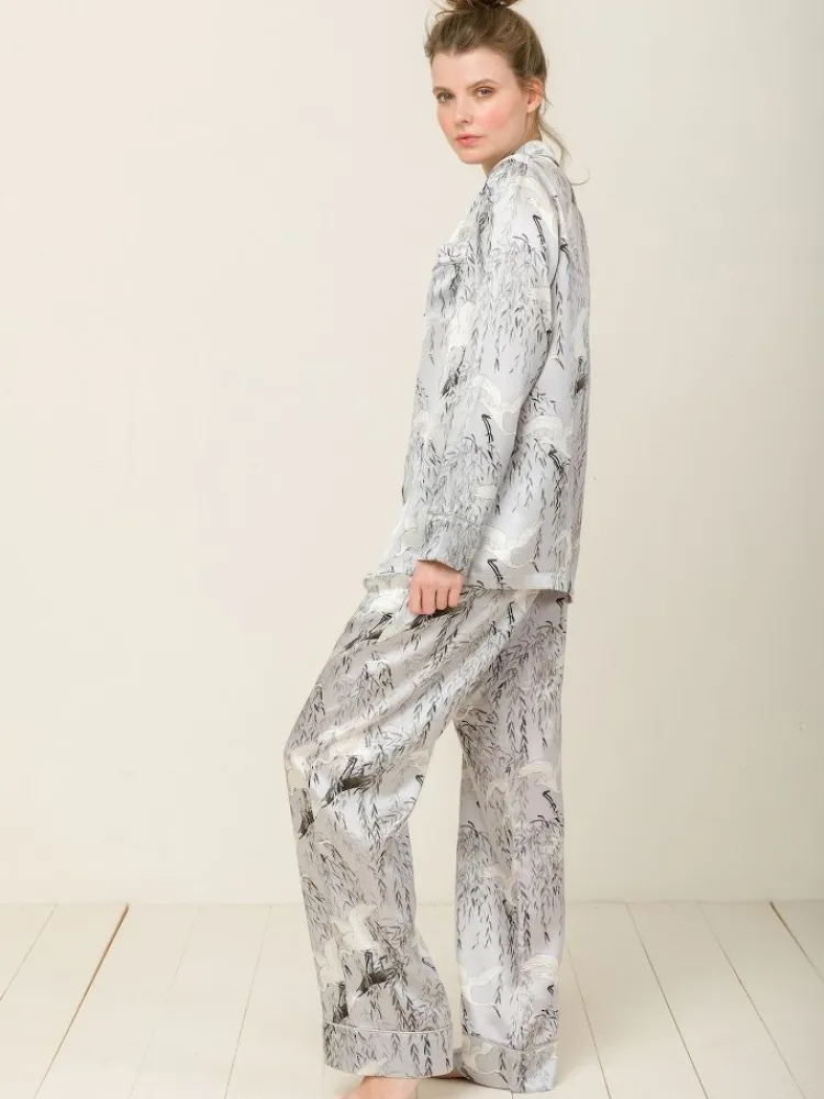 Lounge-Wear|Seidenpyjama^Radice 100% Seide Schlafanzug Elisabetha in JAPANESE GARDEN von silber mit weiß und dunkelgrau