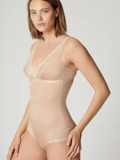 Alle Bodys^Maison Lejaby Body SHADE von beige mit Blumenspitze