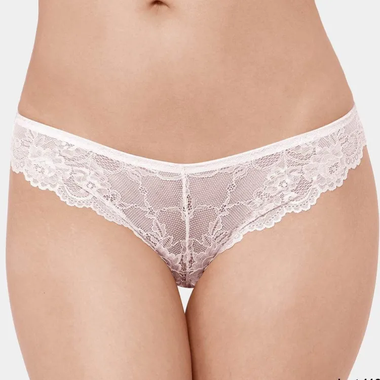 Alle Strings^Triumph Brazilian String TEMPTING LACE aus Spitze von