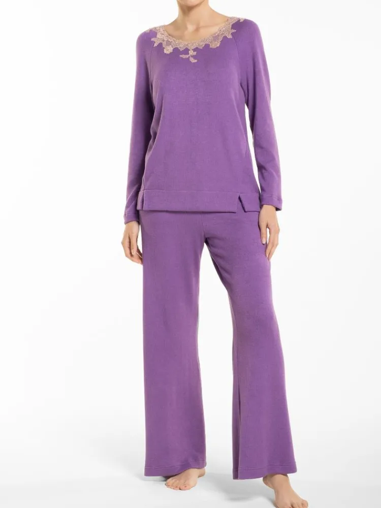 Feine Pyjamas^Verdiani Feinstrick Hausanzug CARLA lila von lila mit rosa Spitze
