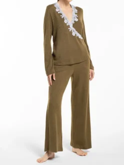 Lounge-Wear|Feine Pyjamas^Verdiani Feinstrick Hausanzug DELIA oliv von olivgrün mit weißer Spitze