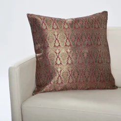 Sofakissen^Seidenwolke Kissenhülle MADRAS aus Seidenbrokat schwarz grün oder rubin-rot - jeweils mit goldenem Metallfaden verwoben