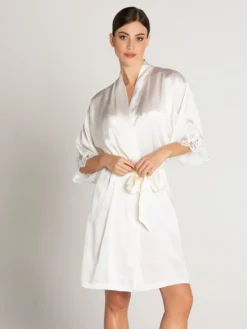 Morgenmantel Kurz|Morgenmantel Mit Spitze^Lise Charmel Knielanger Stretchseiden Kimono SPLENDEUR SOIE von