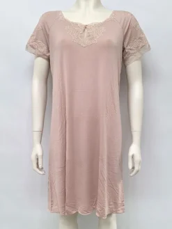 Edle Nachthemden^Paladini Kurzarm Nachthemd ROSA in mit Spitze von puderrosa
