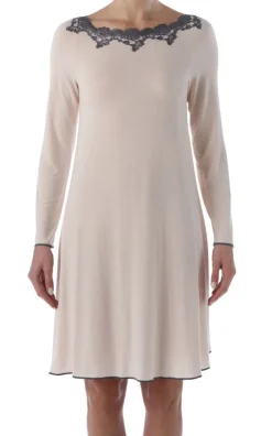 Edle Nachthemden^IMEC Langarm Nachtkleid EVA aus Modal von cremeweiss mit grauer Spitze