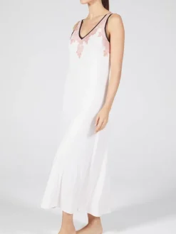 Edle Nachthemden|Alle Negligés^Verdiani LAST PIECE Modal Neglige mit Spitze lang ANGEL zart-rosé Größe 42 von zartrose mit rosa Spitze und schwarzem Tüll