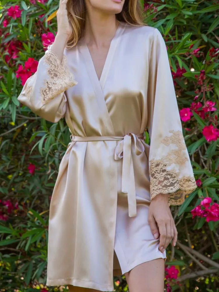 Morgenmantel Kurz|Morgenmantel Mit Spitze^Marjolaine LAST PIECE Morgenmantel kurz Seide MARJOLIE No. 10 von sand Größe 40 sand beige mit Spitze