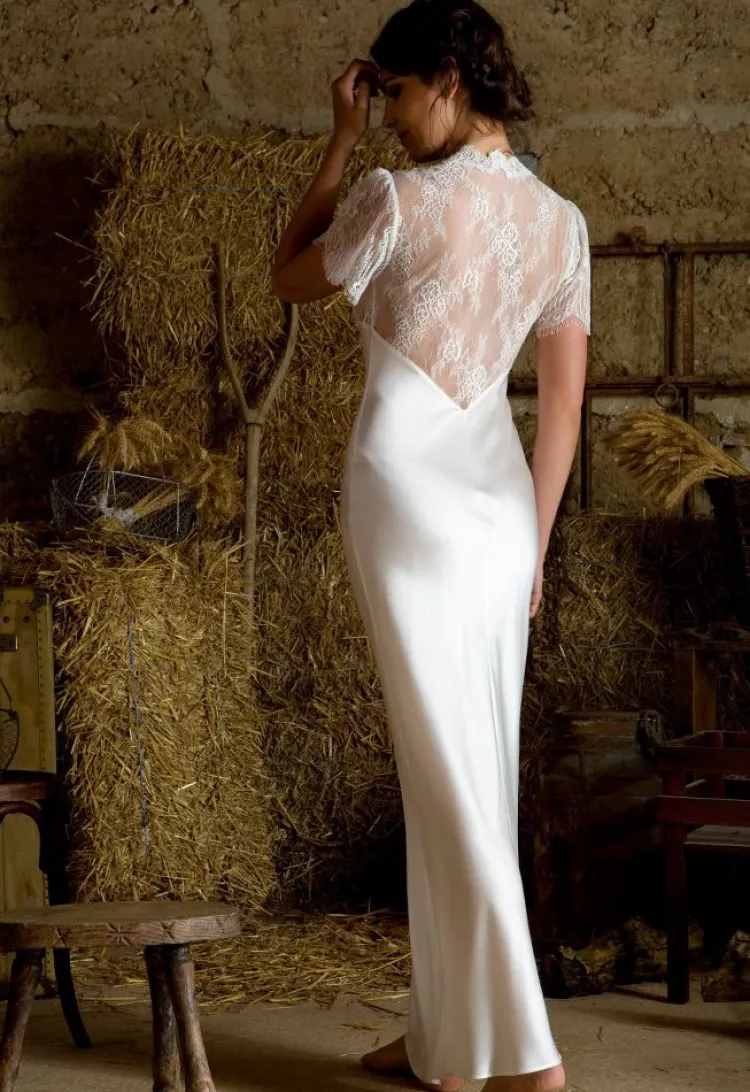 Seidennachthemd|Seidenneglige^Marjolaine LAST PIECE Seide Nachtkleid CHANTAGE mit Spitze von Größe 38 dunkelblau oder natur-weiß mit Spitze