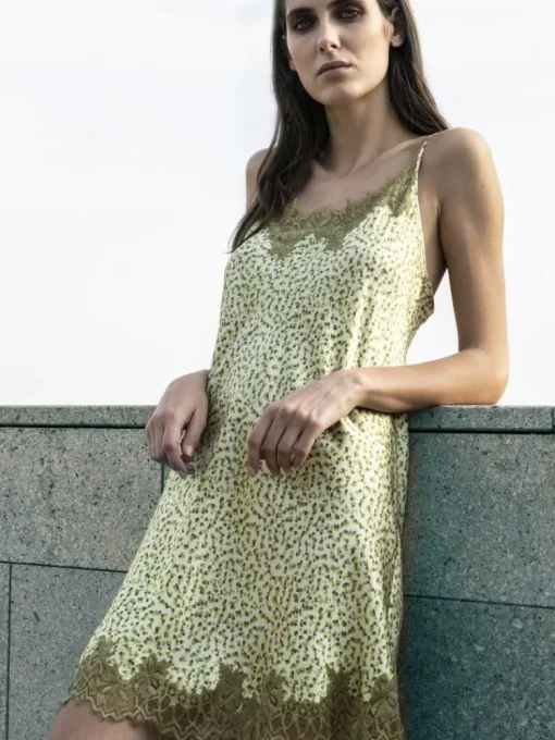 Seidennachthemd|Alle Negligés^Verdiani LAST PIECE Seide Neglige mit Spitze kurz Kiwi Print von Größe 42