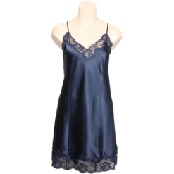 Seidennachthemd|Alle Negligés^Gattina LAST SIZE Seide Negligé MAGIC MOMENTS navy Größe 38 von dunkelblau oder weiß mit Spitze