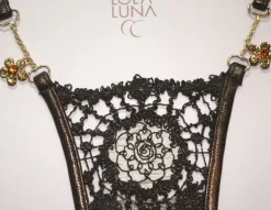 Alle Strings^Lola Luna String VARNA CLOSED gold-schoko schoko mit gold und citrin-gelben Strass- Kristallen