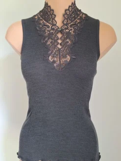 Wolle-Seide Tops|Tops Mit Spitze^Artimaglia Merinowolle-Seide Stehkragen TOP mit Spitze von