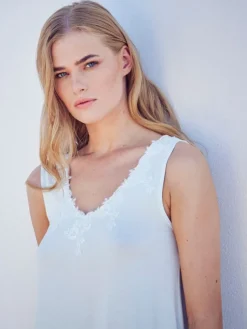 Edle Nachthemden^Fu00fcrstenberg Modal Nachthemd BLU SKY uni von Fürstenberg Black Label cremeweiß oder hellblau mit Spitze