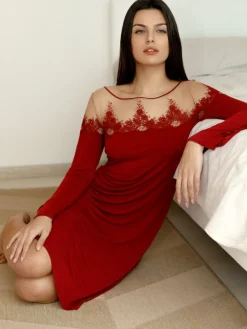 Edle Nachthemden^Ritratti Modal Nachtkleid JULIA von weinrot und schwarz