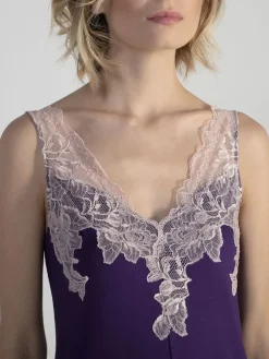 Edle Nachthemden|Alle Negligés^Verdiani Modal Neglige VIOLET in lila von lila mit rosa Spitze