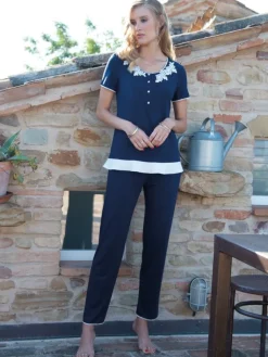 Feine Pyjamas^Chiara Fiorini Modal Pyjama SUMMER BLU No.4 dunkelblau von dunkelblau mit creme-weiß