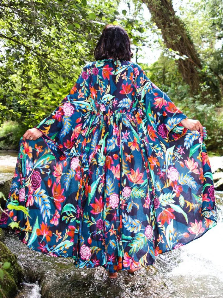 Morgenmantel Lang|Morgenmantel Mit Seide^Laetitia Beachwear Morgenmantel mit Seide Anna dunkelblau-bunt von dunkelblau-bunt mit Häkel Applikationen