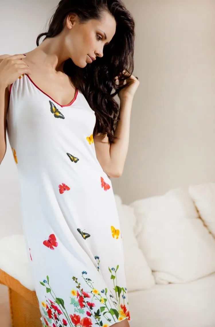 Strandkleider & Sommerkleider|Seidennachthemd^Gattina Nachtkleid FLORENZ mit Schmetterlingen Seidenmix gewirkt Schmetterlinge bunt auf champagner-weiß