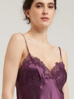 Alle Negligés|Seidenneglige^Vivis Neglige kurz Seide BERTHA violett von violett mit Spitze