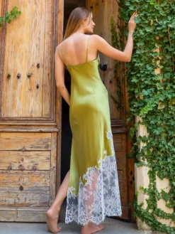 Alle Negligés|Seidenneglige^Marjolaine Neglige NYMPHE No. 4 lang Stretchseide