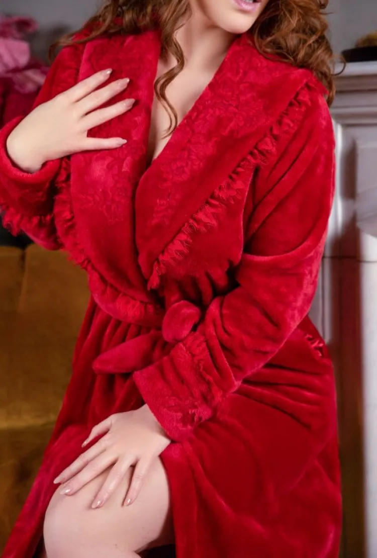 Bademantel|Hausmantel (Warm)^Marjolaine Plüsch-Hausmantel NEIGE mit Spitze von champagner-weiß oder kirschrot mit Spitze