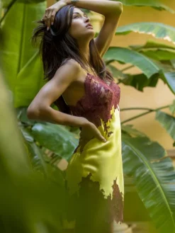 Seidenneglige|Seidennachthemd^Marjolaine Seide Combinette PEARL No. 2 von rosa oder gelb mit Spitze