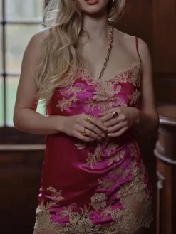 Seidenneglige|Seidennachthemd^Marjolaine Seide Mini Combinette VICTORIA in pink von pink mit goldener Spitze