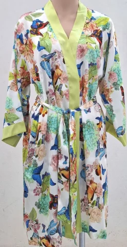 Morgenmantel Kurz|Morgenmantel Aus Satin^Chiara Fiorini Seide Morgenmantel kurz PAPILLON No. 4 von rot oder cremeweiß mit Druck