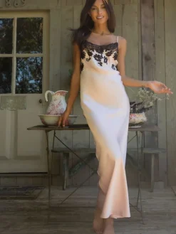 Seidenneglige|Seidennachthemd^Marjolaine Seide Nachthemd lang MARJOLIE No. 4 von rosenquarz rosé oder blau mit Spitze