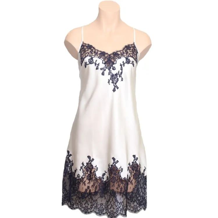 Alle Negligés|Seidenneglige^Marjolaine Seide Negligé CAPRICE mittellang Calais Spitze