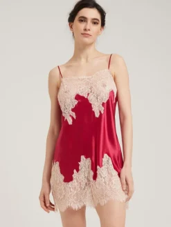 Alle Negligés|Seidenneglige^Vivis Seide Neglige LYDIA von rot oder silbergrau mit Spitze