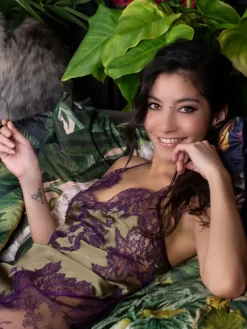 Alle Negligés|Seidenneglige^Marjolaine Seide Neglige NYMPHE No. 3 kurz mit Spitze puder-rosé oder rauchgrau mit Spitze