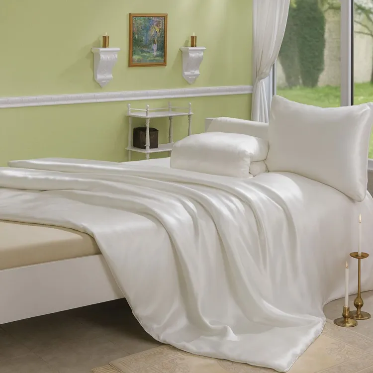 Seidendecken|Medium Bettdecken^Seidenwolke Seidendecke DELUXE300 mittelwarm 100% Seide