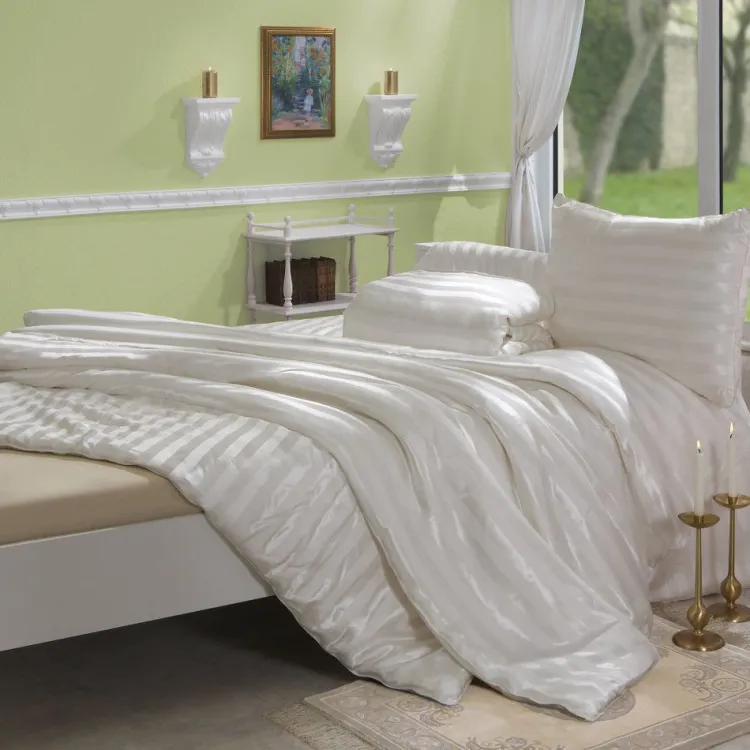 Seidendecken|Medium Bettdecken^Seidenwolke Seidendecke DELUXE300 mittelwarm 100% Seide