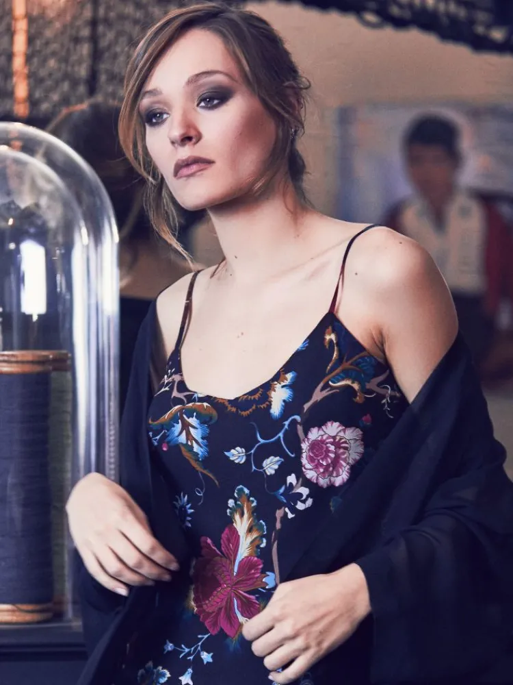 Seidennachthemd^Marjolaine Seidennachthemd 100% Seide FIDJI MOUSSELIN Blumendruck von schwarz mit buntem Blumenprint