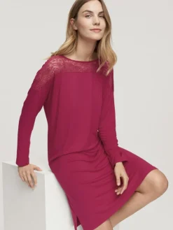 Edle Nachthemden^Triumph Sleepshirt LOUNGE ME AMOURETTE himbeer-rot von Eco Vero himbeer rot