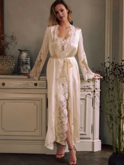 Morgenmantel Lang|Morgenmantel Mit Spitze^Marjolaine Stretchseide Morgenmantel RUBY von in creme oder weinrot