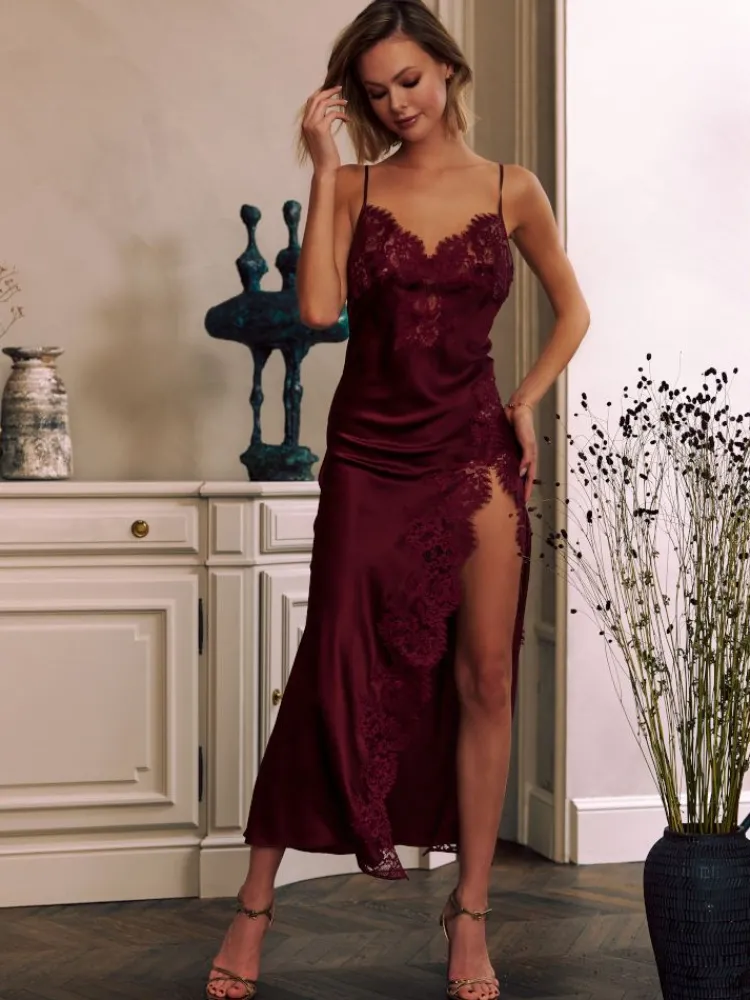 Seidennachthemd|Seidenneglige^Marjolaine Stretchseide Nachtkleid RUBY No. 4 mit Spitze von in creme oder weinrot