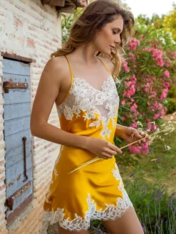 Seidenneglige|Seidennachthemd^Marjolaine Stretchseide Nuisette No. 2 NINA mit Spitze