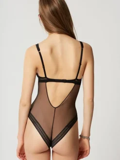 Alle Bodys|Alle Strings^Maison Lejaby Tüllspitze String-Body MISS LEJABY von schwarz oder rot mit Blumenmuster