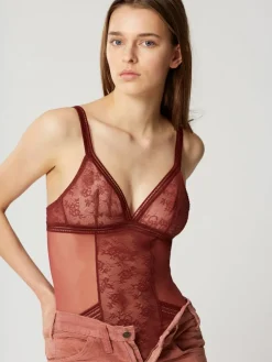 Alle Bodys|Alle Strings^Maison Lejaby Tüllspitze String-Body MISS LEJABY von schwarz oder rot mit Blumenmuster