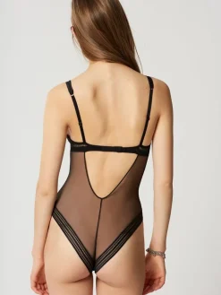 Alle Bodys|Alle Strings^Maison Lejaby Tüllspitze String-Body MISS LEJABY von schwarz oder rot mit Blumenmuster