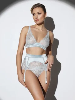 Alle Bhs^Prelude Triangel BH VALSE CRYSTAL aus Spitze von Milano schwarz und eisblau