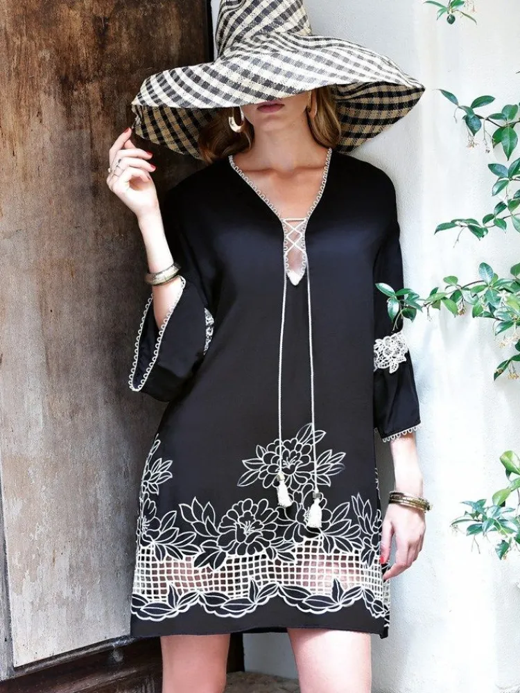 Strandkleider & Sommerkleider|Kaftan, Tunika & Pareo^Chiara Fiorini Tunikakleid mit Hohlsaum-Stickerei NERO von schwarz mit creme