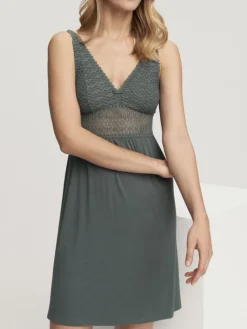 Edle Nachthemden|Alle Negligés^Triumph Viscose Negligé AURA SPOTLIGHT smoky green von Eco Vero grün