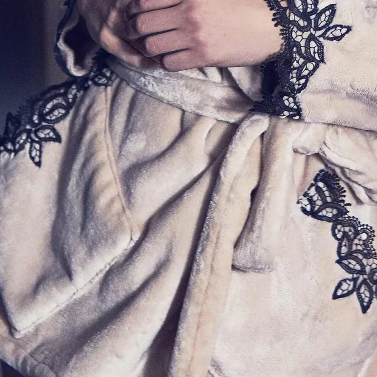 Bademantel|Lounge-Wear^Marjolaine Warmer Hausmantel FREDA lang von